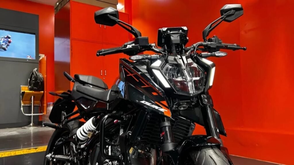 KTM Duke 250 2025 – 249cc Liquid-Cooled Engine, 31HP Power & Street Naked Sport Design!